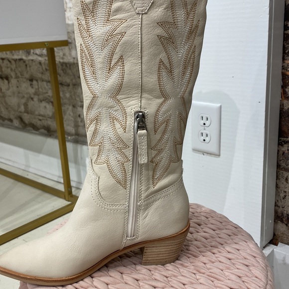 Dolce Vita Shiren Boots - Picture 8 of 8